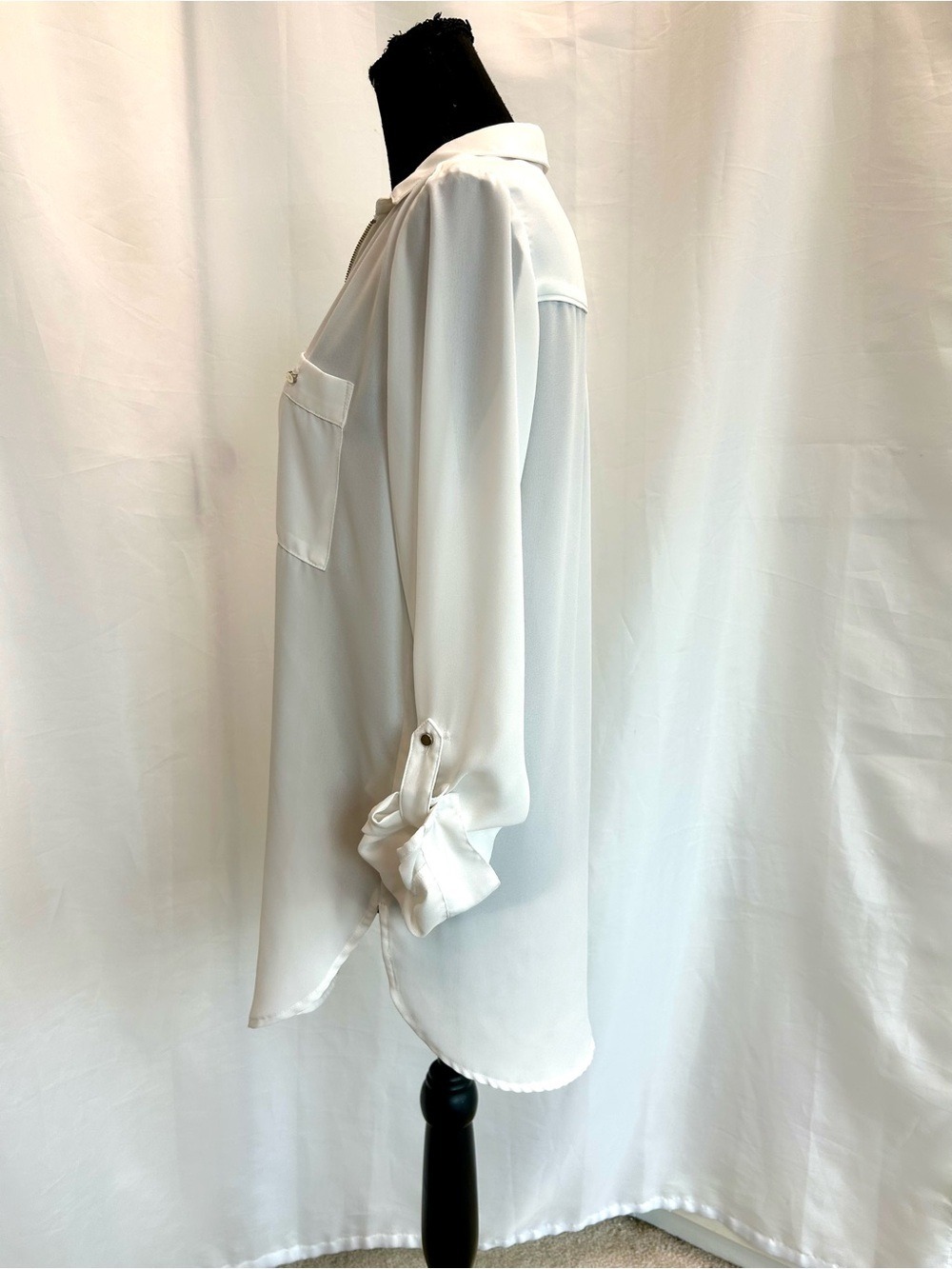 Dynamite Women's Zip-Front Ivory White Blouse with Pocket & Roll tab sleeves M - Picture 4 of 11